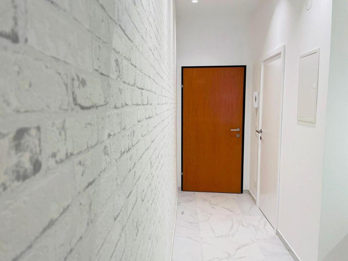 Zeus Design Compact City Aparmtent Wina Bagian luar foto