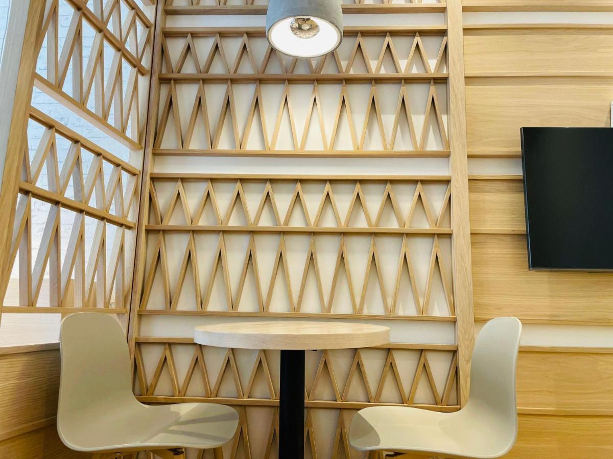 Zeus Design Compact City Aparmtent Wina Bagian luar foto